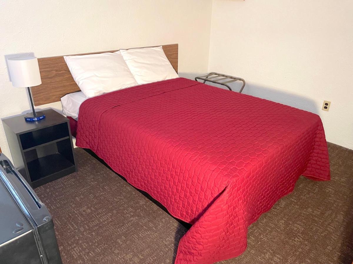 Cardinal Motel Норт Уайлдууд Екстериор снимка